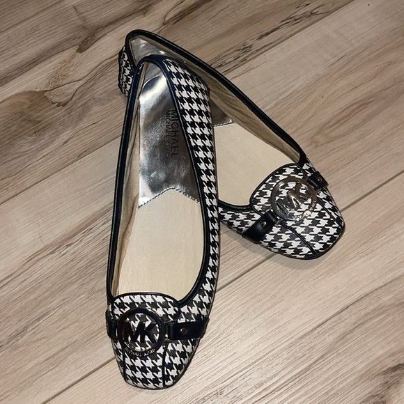 MICHAEL KORS (NWOB) Women’s Black & White Houndstooth Fulton Moc Loafers Size 9M - Picture 2 of 16